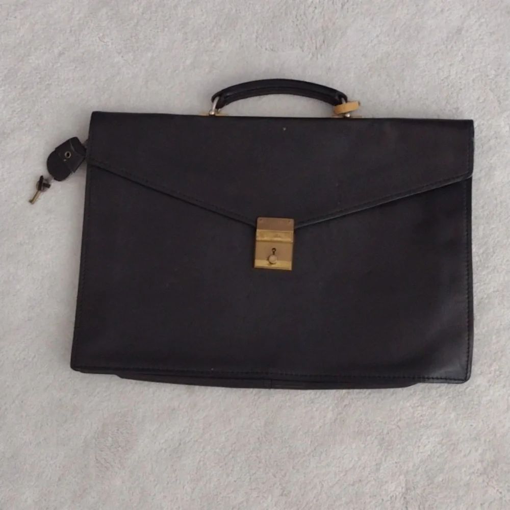 Vintage 80s soft leather briefcase w original key unisex